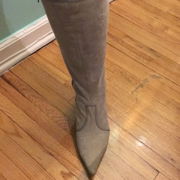 Light grey suede boots - Picture 6 of 8